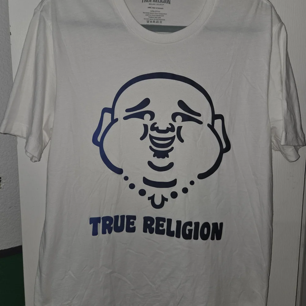 NWOT True Religion White Graphic Tee with Navy Logo, size L